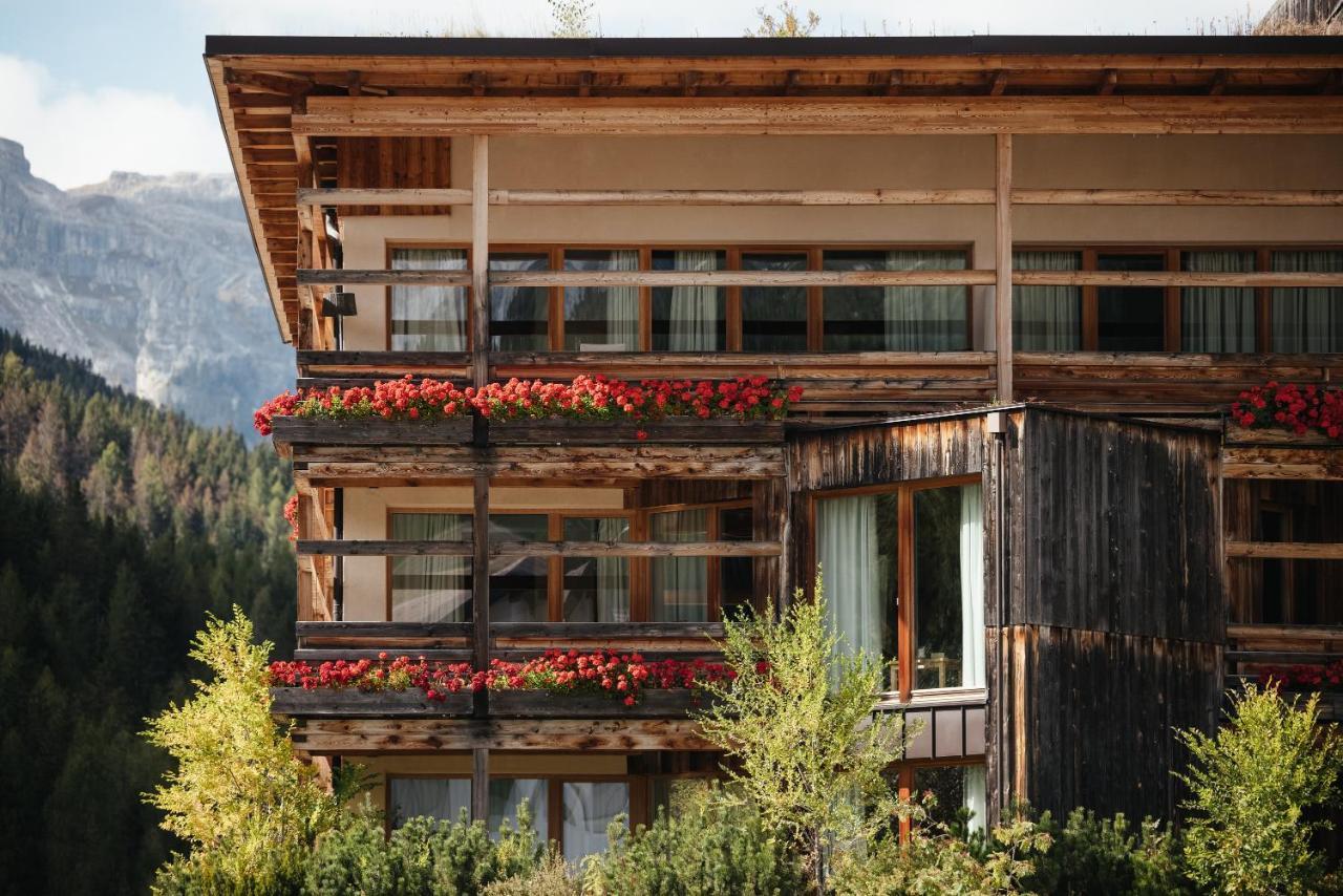 Lagacio Hotel Mountain Residence سان كاسيانو المظهر الخارجي الصورة