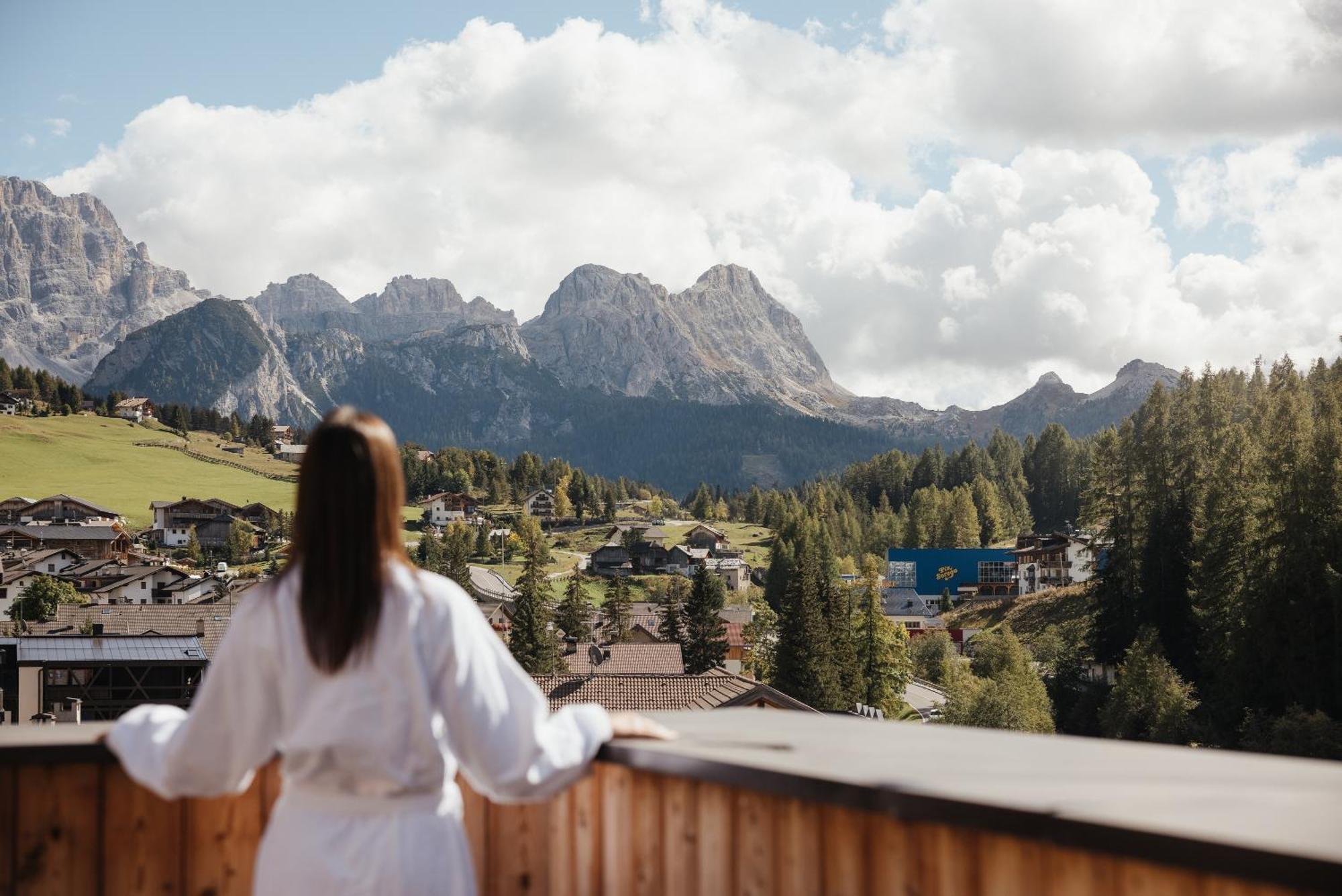 Lagacio Hotel Mountain Residence سان كاسيانو المظهر الخارجي الصورة