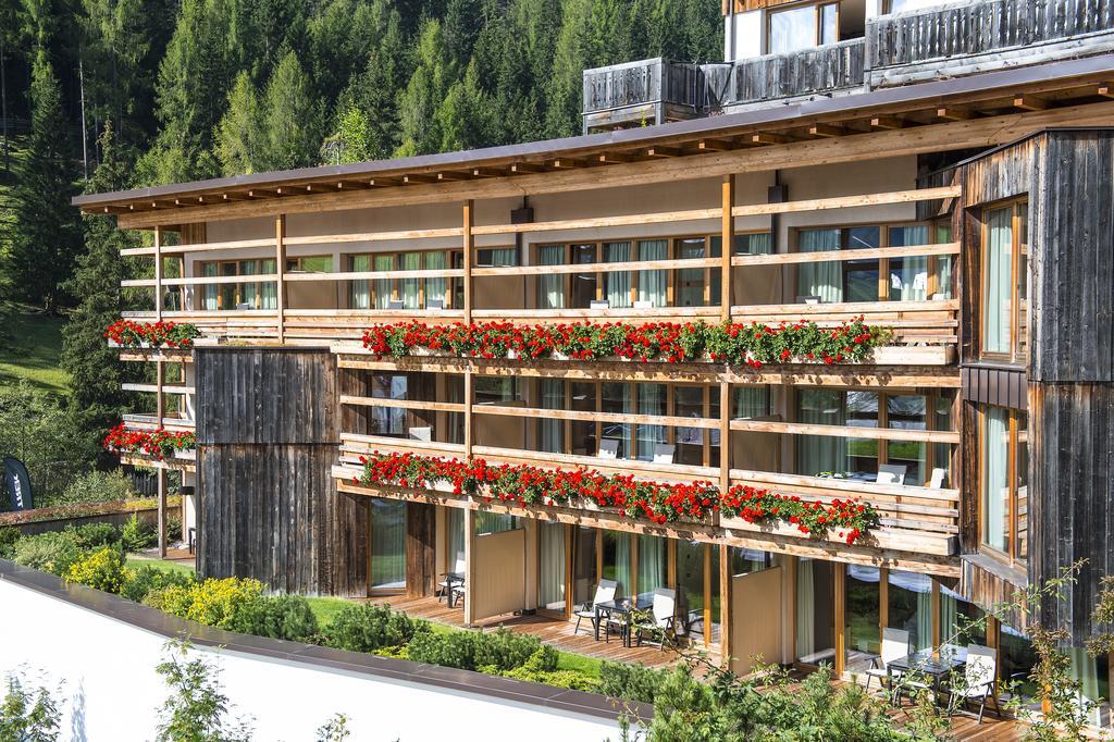 Lagacio Hotel Mountain Residence سان كاسيانو المظهر الخارجي الصورة