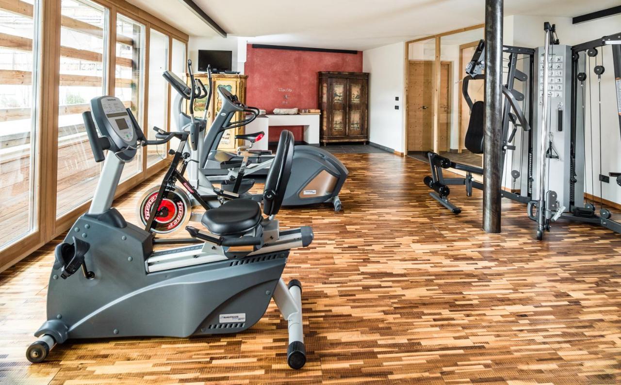 Lagacio Hotel Mountain Residence سان كاسيانو المظهر الخارجي الصورة